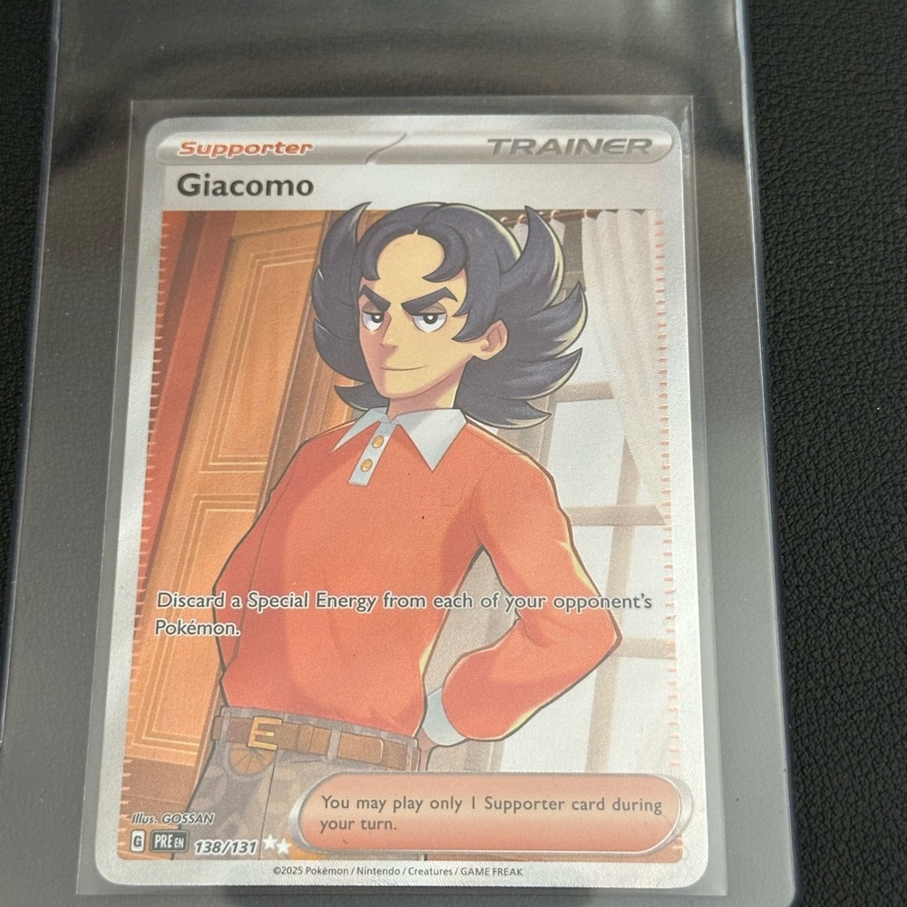 138/131 Prismatic Evolutions- Giacomo Full Art Illustration Rare